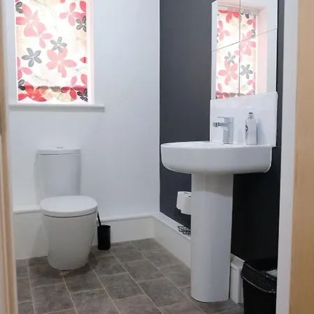 1-schlafzimmer-wohnung- 3 Gaeste Mit Parkplatz Und Wi-fi By Interhome Manchester