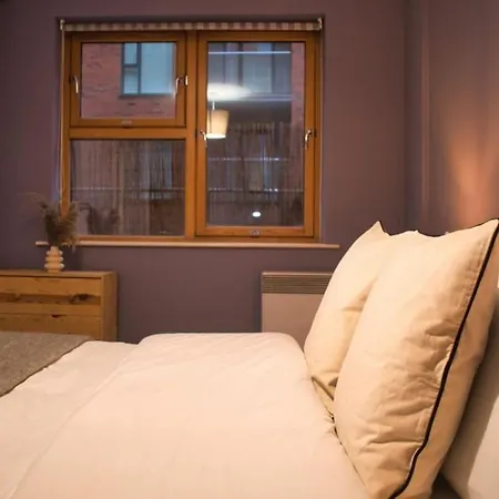 Apartament Spacious 2bdr By Torr Group Short Lets & Serviced With Free Underground Allocated Parking