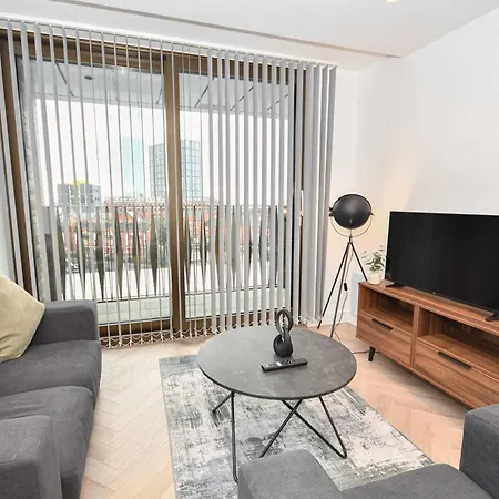 Contemporary Flat In W Balcony Manchester