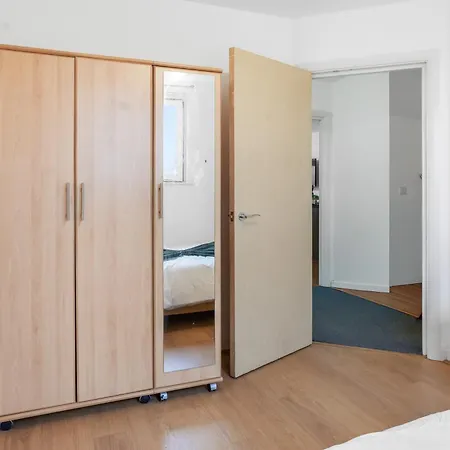 Center Base Spacious With Secure Parking Διαμέρισμα *