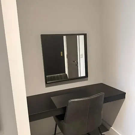 2 Bedroom In Centre Apartment