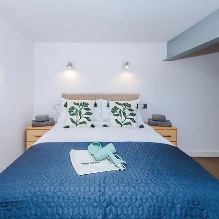Modern 2br Flat For 4 Full Kitchen *