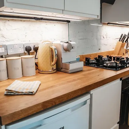 Chic Loft In Victorian House Apartment Manchester