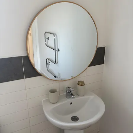 Apartment Modern 2 Bedroom In Centre With Free Wifi *