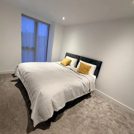 Cozy Two Bedroom דירה *