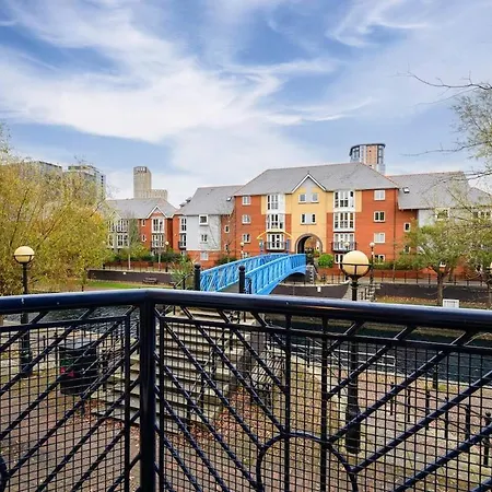 Modern 2 Bed Apartment, Salford Quays, Parking Apartmán Manchester