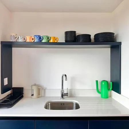 Appartement 3 Bedroom Penthouse Roof Garden Parking Canal *