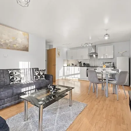 2 Bedroom Flat Close To Piccadilly Apartament Manchester