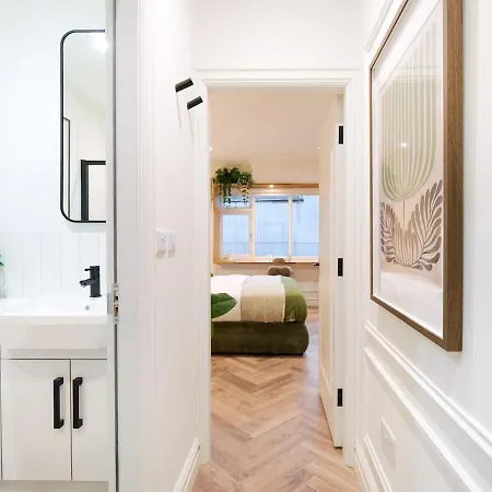 Ember At The Heim Apartament