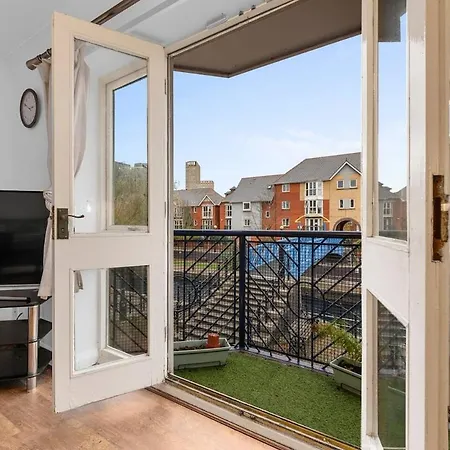Modern 2 Bed Apartment, Salford Quays, Parking Apartmán
