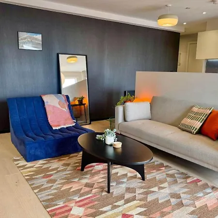 Boutique Centre Apartment, Balcony, Parking Διαμέρισμα