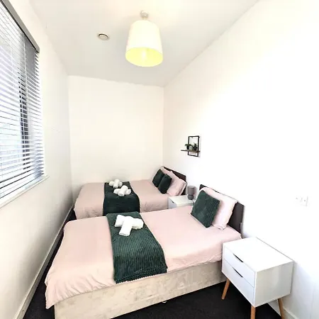 아파트 Spacious And Modern 2br - Free Parking 맨체스터