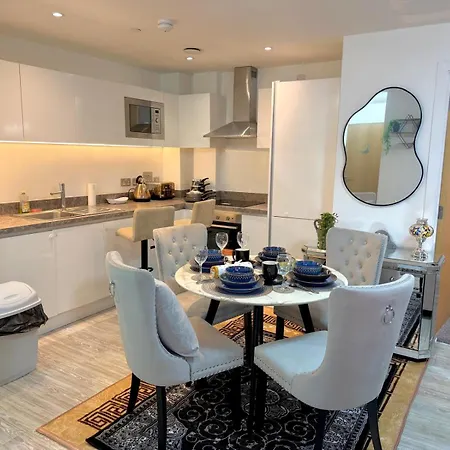 Mega12 Luxury Modern At Centre,2 Bath, 2 Toilets, 2 King Beds,-free Car Park Apartamento *