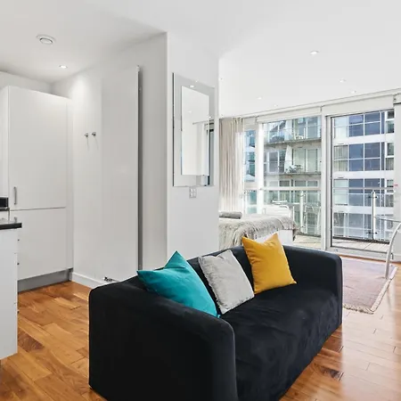 Centre 1b With Free Private Parking & Balcony Διαμέρισμα *