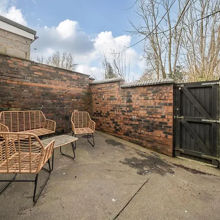 Apartamento Six Bedroom Group Near Mediacityuk With Garden And Lockbox Check In *