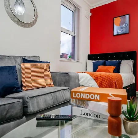 Comfort Hub, Free Parking, Workstation Manchester