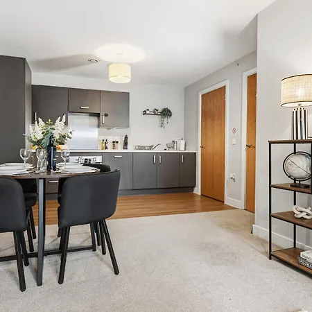 Appartement Lux 2bd, Free Parking & Wifi, Near Mcr Center And Media