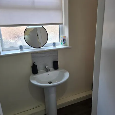 Bright 1br Garden With Fast Wifi