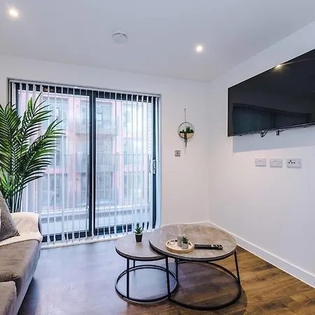 Centre, Comfy 1 Bedroom *