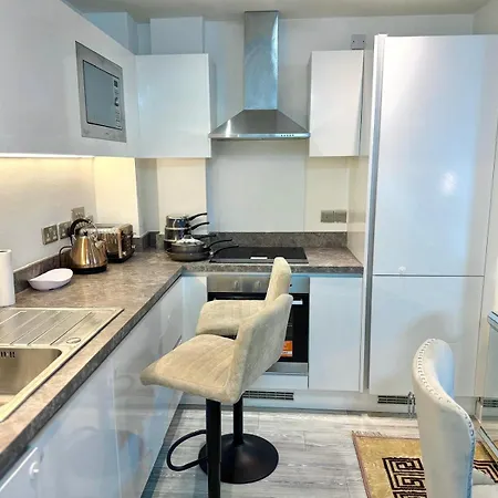 Mega12 Luxury Modern At Centre,2 Bath, 2 Toilets, 2 King Beds,-free Car Park Apartamento *