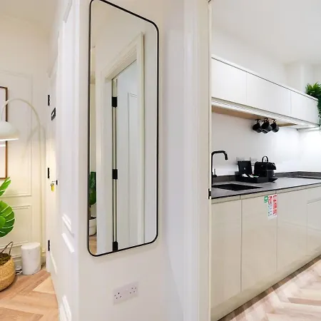 Ember At The Heim Apartament *