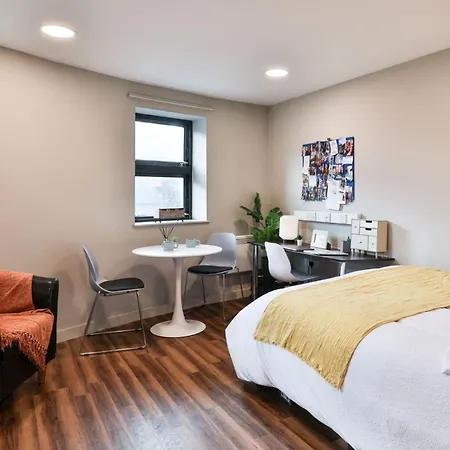 Appartement For Students Only - Ladybarn House In Manchester
