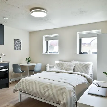 For Students Only - Ladybarn House In Manchester