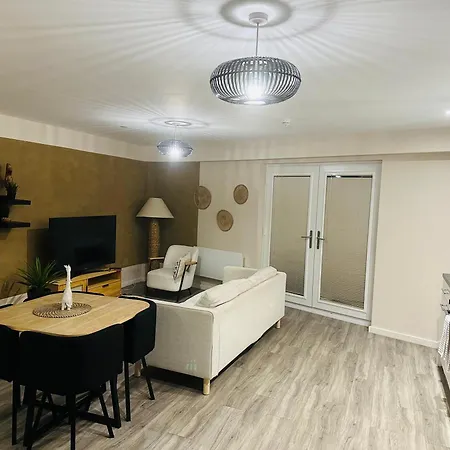 Executive 2 Bed With Free Parking Daire *