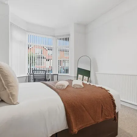 Appartement Spacious 4 Bedroom House With Pacman,darts, Netflix By Vista Short Lets