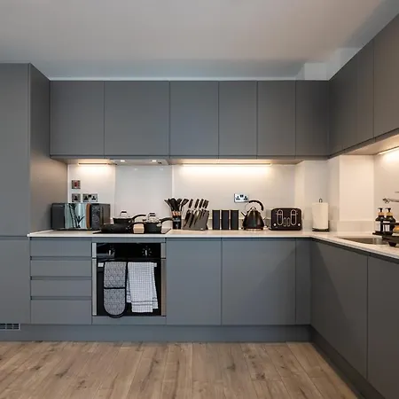 Royal Ebony By Smithstone * מנצ'סטר