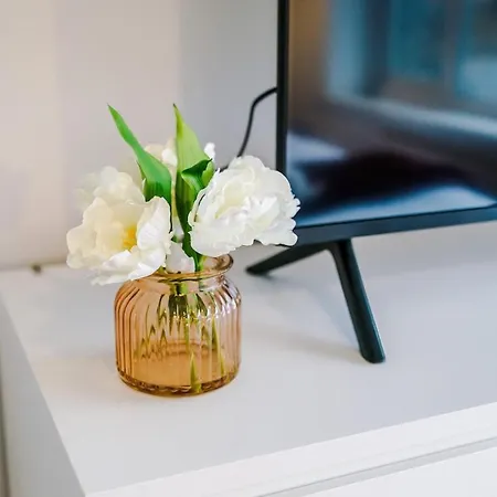 Stylish Home, Sleeps 7, Pool Table, Free Parking, Free Wi-fi, Full Kitchen, Perfect For Groups * Manchester