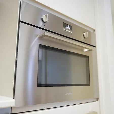 Tranquil & Modern One Bedroom Apartman