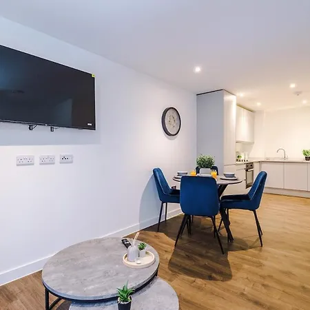 Centre, Comfy 1 Bedroom *