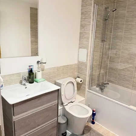 Mega12 Luxury Modern At Centre,2 Bath, 2 Toilets, 2 King Beds,-free Car Park Mánchester