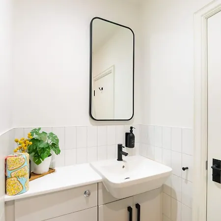 Ember At The Heim Apartament