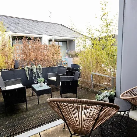 شقة Stylish & Modern 3br - Garden, Parking & Ps5 مانشستر