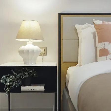 Tranquil & Modern One Bedroom Apartman