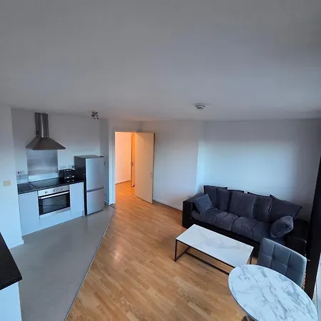2 Bed 2 Bath Apartment,500 Meter's From Deansgate Close To Ao Arena Apartman *
