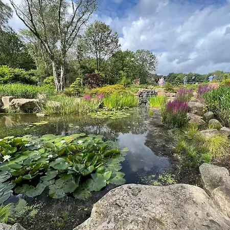 Six Bedroom Group Near Mediacityuk With Garden And Lockbox Check In Apartamento