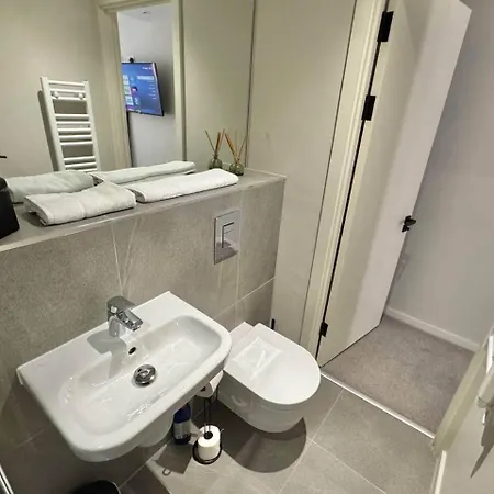 Boutique Centre Apartment, Balcony, Parking Διαμέρισμα