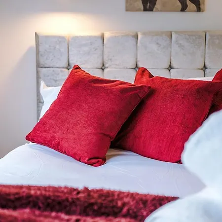 Appartement Stylish Home, Sleeps 7, Pool Table, Free Parking, Free Wi-fi, Full Kitchen, Perfect For Groups *