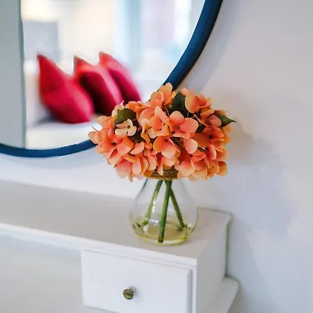 Appartement Stylish Home, Sleeps 7, Pool Table, Free Parking, Free Wi-fi, Full Kitchen, Perfect For Groups Manchester