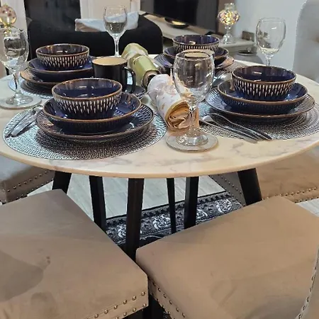 Apartamento Mega12 Luxury Modern At Centre,2 Bath, 2 Toilets, 2 King Beds,-free Car Park Mánchester