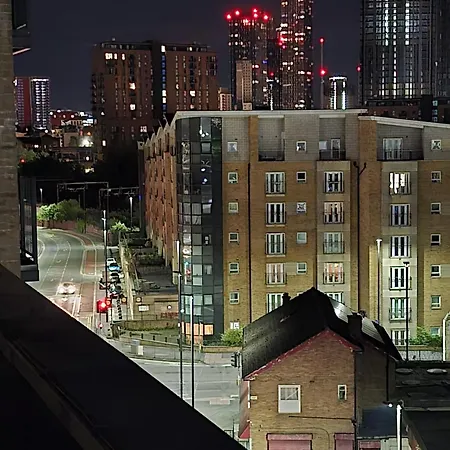 Mega12 Luxury Modern At Centre,2 Bath, 2 Toilets, 2 King Beds,-free Car Park *