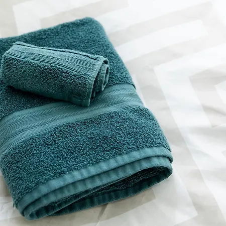 Free Parking, Large House For Contractors & Families, Sleeps 6, 15mins To Centre Manchester