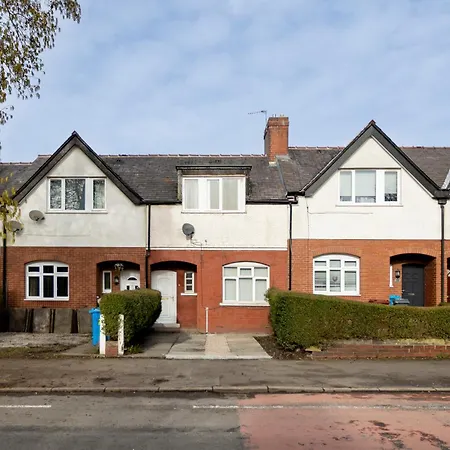 Free Parking, Large House For Contractors & Families, Sleeps 6, 15mins To Centre * Manchester