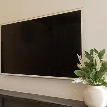 Free Parking, Large House For Contractors & Families, Sleeps 6, 15mins To Centre * Manchester