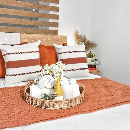 The Cozy Chapter - Spacious Near Centre & Old Trafford Semesterbostad