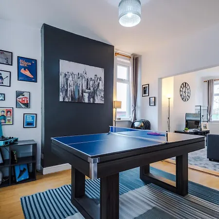 Fun & Spacious 3bed L Pool Table & Pingpong Table * מנצ'סטר