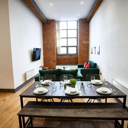 The Larimar Apartment *